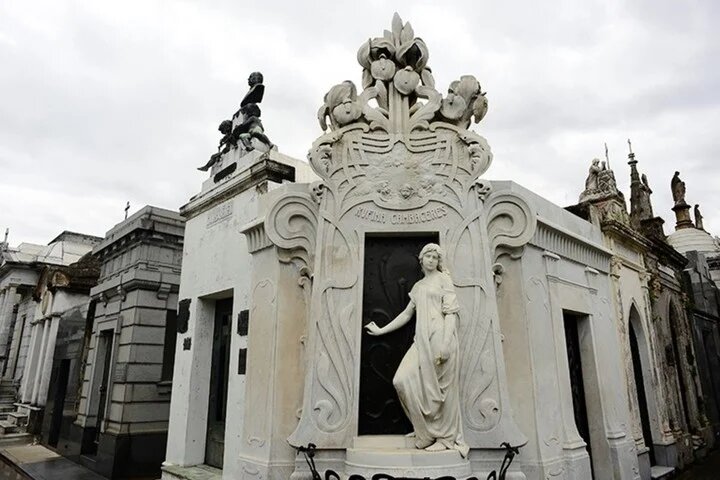 Art Nouveau cementerio de la Recoleta 